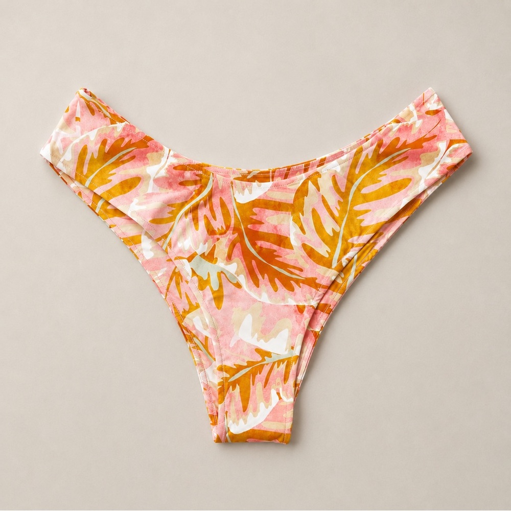 STONE FOX SWIM Nola Bikini Bottom in Hot Tropix